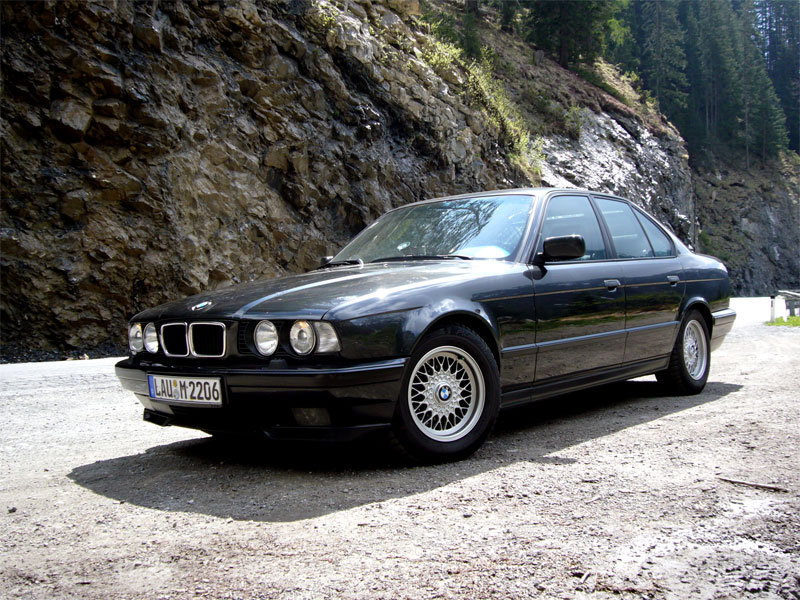 Illustration for article titled Have a Bavarian ton of E32s, E34s and E36s